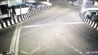 Motorcyclist Hits Overpass sending his Passengers to Splat
