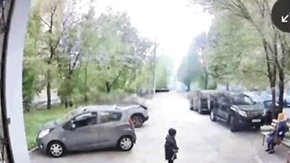Samara Russia: A Man Jumps out the Window and almost takes a Child to the Grave with Him