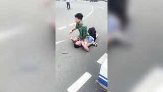 Crazy Chinese man with knife attack driver after argument