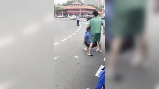 Crazy Chinese man with knife attack driver after argument