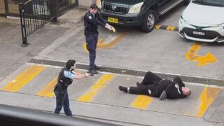Police tase knife-wielding suspect twice during chaotic foot pursuit