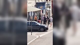 A new knife attack has been filmed in the French city of Épinal.