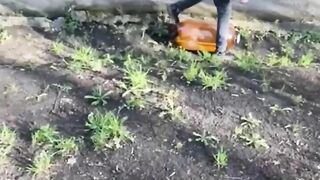 Destructive Kid Slams Beer Keg on the Ground.... Bad Idea, Spends Next Week in Hospital... DAMN!