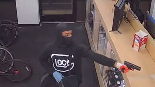 Chicago Mayor Johnson says these are "kids making silly decisions" Silly kids…