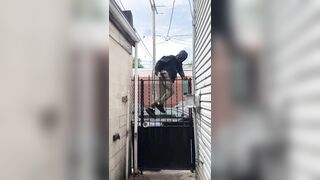 Neighbor Captured Man Stealing - Gate Did The Work