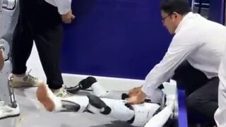 A.I. Robot finally acting like a real human. Crashing out