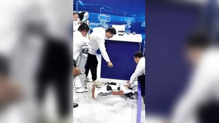 A.I. Robot finally acting like a real human. Crashing out