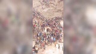 A landslide at a mining site in Zambo, a settlement on the border between Cameroon and the Central African Republic, has killed more than 100 people.