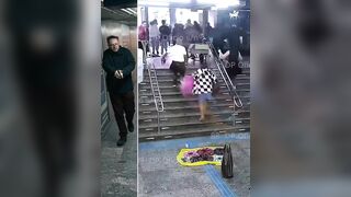 Brazil,thieves tried to rob man but they found themselves facing off duty police offi