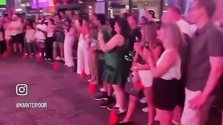 Chimp get K.O. for chimping out.