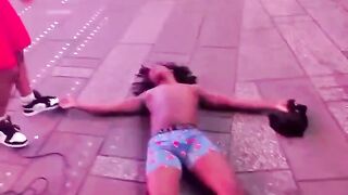 Chimp get K.O. for chimping out.