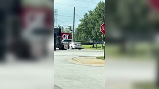Shoplifting suspect drags Georgia officer through parking lot, woman arrested