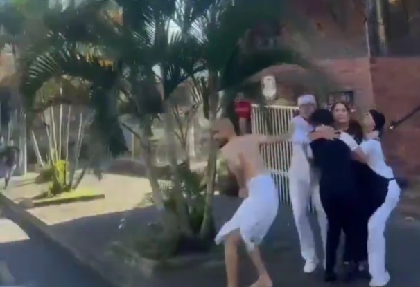 The exact moment the Earthquake in Colombia strikes Man in his Towel
