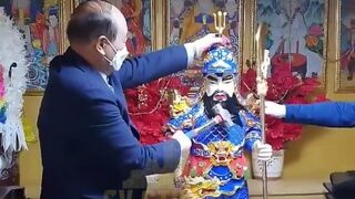 A Shaman from Taehwadang, denounced their idols and accepted Jesus Christ