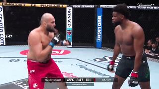 This is why you keep your hands up during a pro fight (Last night from UFC Fight Night)
