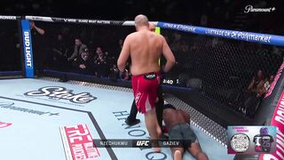 This is why you keep your hands up during a pro fight (Last night from UFC Fight Night)