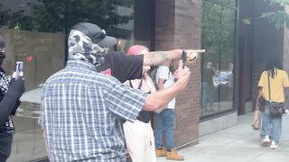 Far-left activists clash with pro-MAGA patriots in the streets of Portland