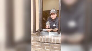 Woman Confronts Houston Popeyes Employee