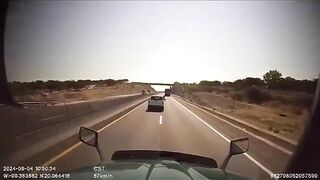 Truck Driver Fights for his Life against Cartel Gang trying to Hijack It...Good Video