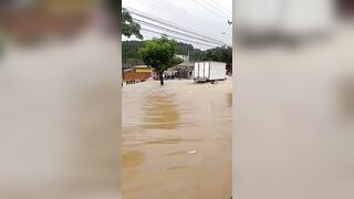 Man asking for Help during Flood Ends his Life instead