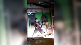 Mexican Police give Man Plenty of Time to Shoot Himself with his Homemade Weapon