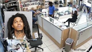 Man snatches $22K in gold from Florida mall kiosk and pawns it before arrest