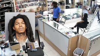 Man snatches $22K in gold from Florida mall kiosk and pawns it before arrest