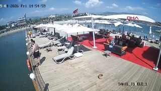 TURKEY MAN JUMPS OVER PROTECTIVE BARRIER and DIVES HEAD FIRST TO HIS DEATH