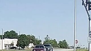 Crazy Drive By Shooting in Broad Daylight