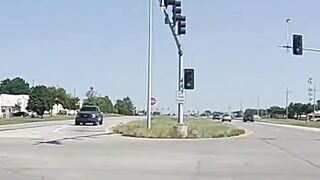 Crazy Drive By Shooting in Broad Daylight