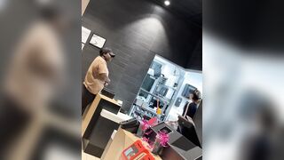 Black woman crashes out on the McDonalds cashier because her food was ‘late’