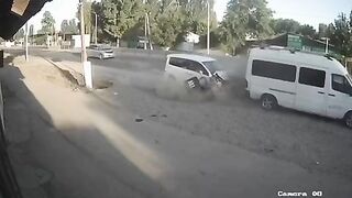 Moscow: Man loading Van in Street is Killed Violently