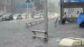 End Times yes? 104.5 mm of rain was unleashed in ONE HOUR, the highest total since records began being kept in 1890.