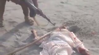Pakistan: Urdu..Man is Executed with IFnal Point Blank Shot from AK