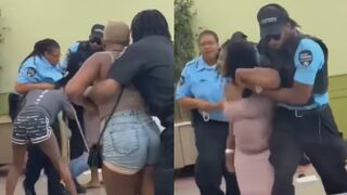 Chaos At Public Aid office In Chicago