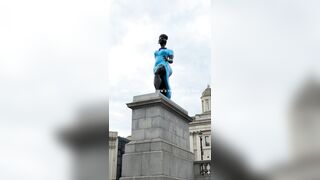 WHAT THE ACTUAL FOOK?!! Trafalgar Sq, London now has a Shaniqua statue