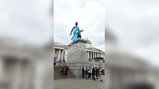 WHAT THE ACTUAL FOOK?!! Trafalgar Sq, London now has a Shaniqua statue