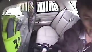 Criminal casts a spell and escapes through a portal