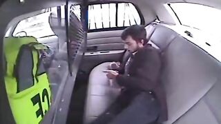 Criminal casts a spell and escapes through a portal