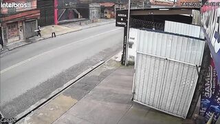 Tragic Accident in Brazil: 74-Year-Old Man Crushed By Concrete Marquise