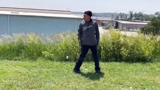 ICE raids Glenn Valley Foods and bystanders attempt to stop agents from leaving with the detainees