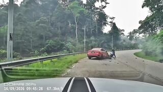 Wild Dashcam Footage: Illegal Motorcycle Race Ends in Violent Crash