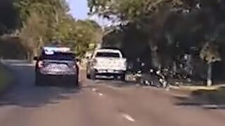 Florida man throws cash out window while leading Pearland police on chase