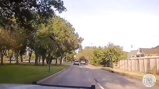 Florida man throws cash out window while leading Pearland police on chase