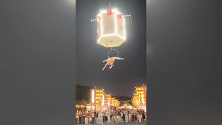 A female performer in Guangzhou suffered an accidental fall from a great height!