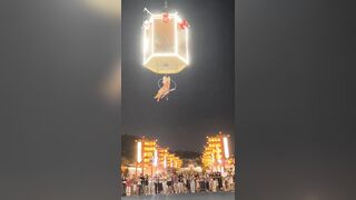 A female performer in Guangzhou suffered an accidental fall from a great height!
