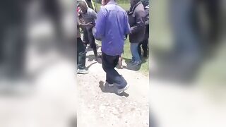 WOMAN reportedly TRIES TO STEAL PHONE — FAILS and gets BRUTALLY BEATEN