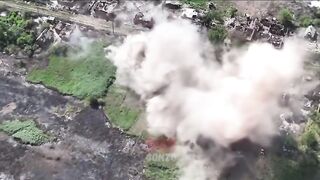 Russian Sneaks Up on Ukrainians and Deploys an Anti-Tank Mine....Brutal