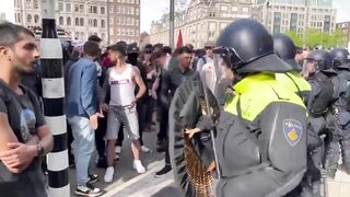 Dutch police explain to Islamists that Europe is no joke