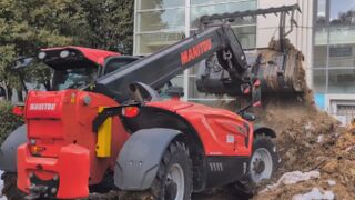 French farmers dumped several tonnes of agricultural waste outside a tax office i